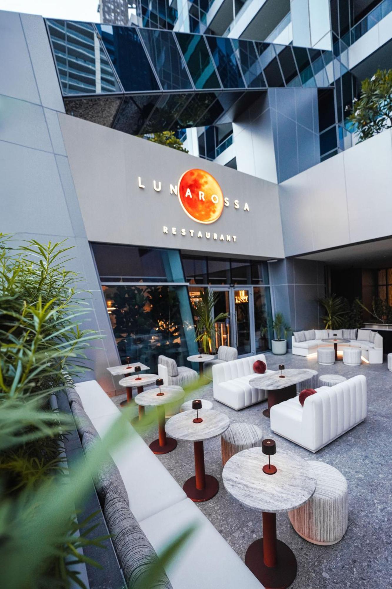 Lusso Hometels J One Business Bay Дубай Екстериор снимка